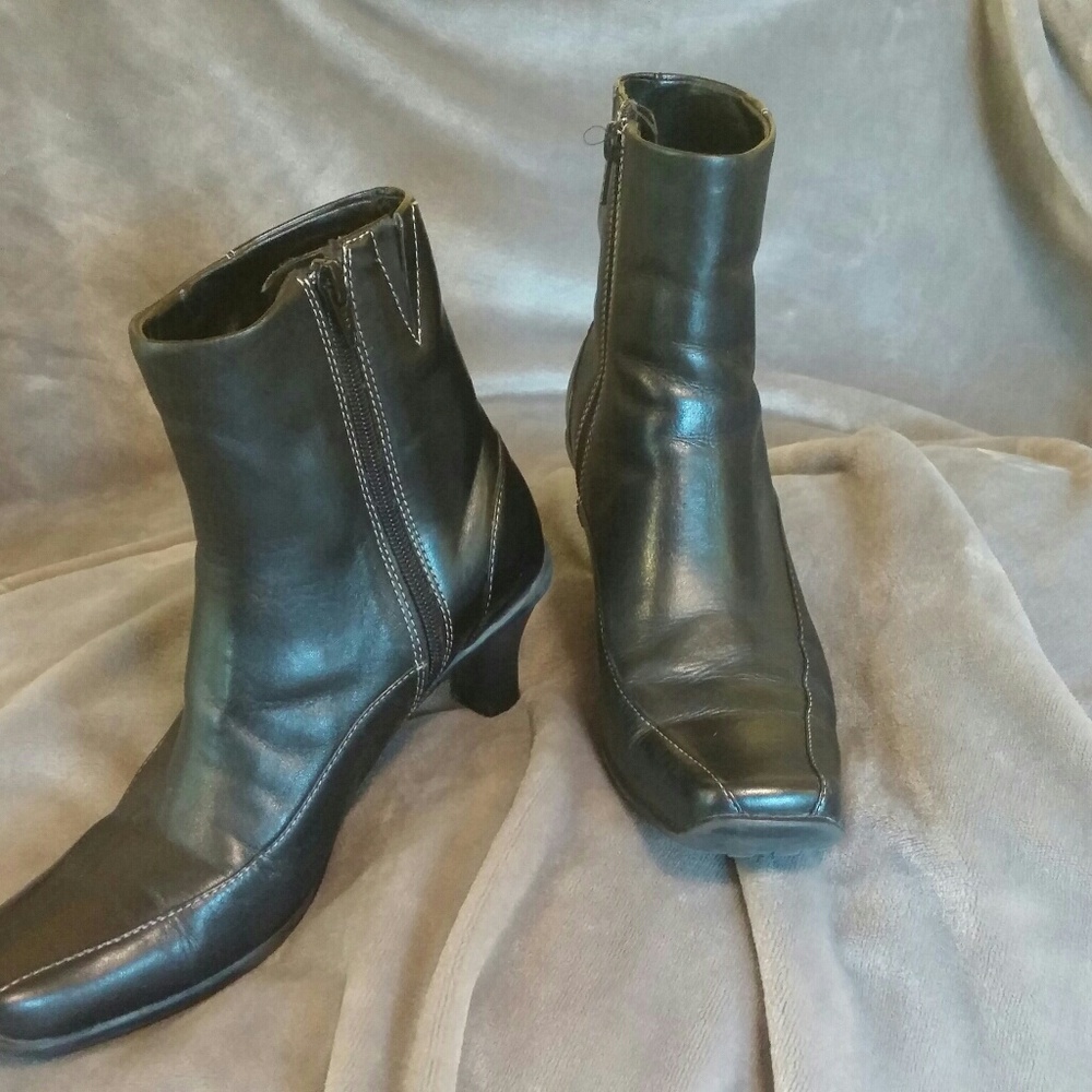Mossimo short boot size 7
